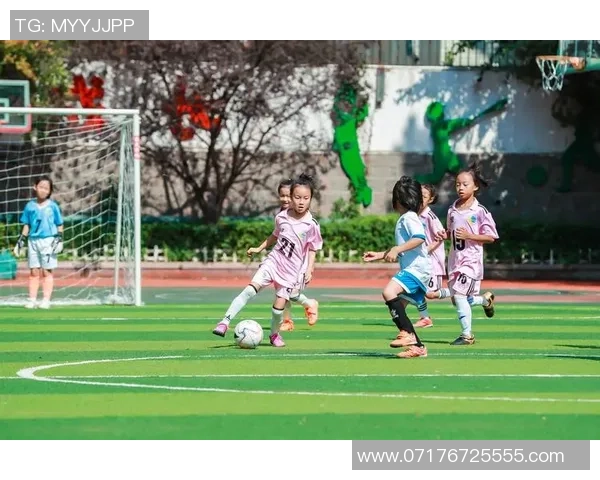 小孩心中的足球偶像是谁让他们在绿茵场上尽情挥洒激情与梦想