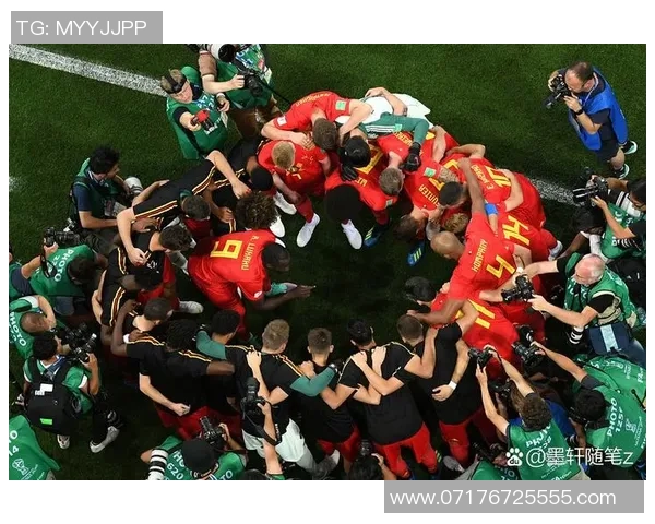 足球明星魅力瞬间尽显的精彩图片集锦带你领略绿茵场上的风采与激情